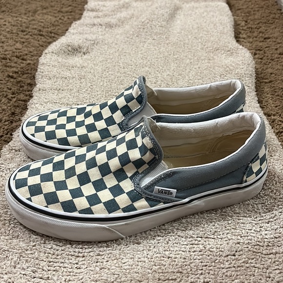 Vans - Picture 2 of 5